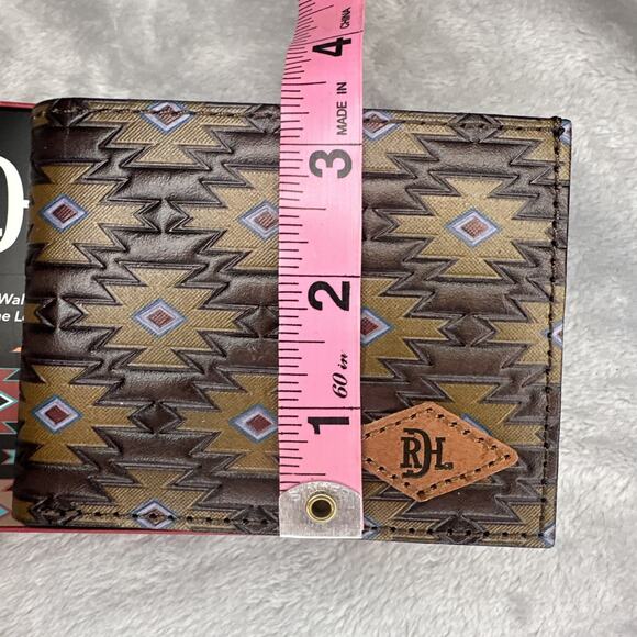 Red Dirt Hat Co Bifold Wallet Genuine Leather Southwest Aztec Embossed Design - Picture 8 of 10